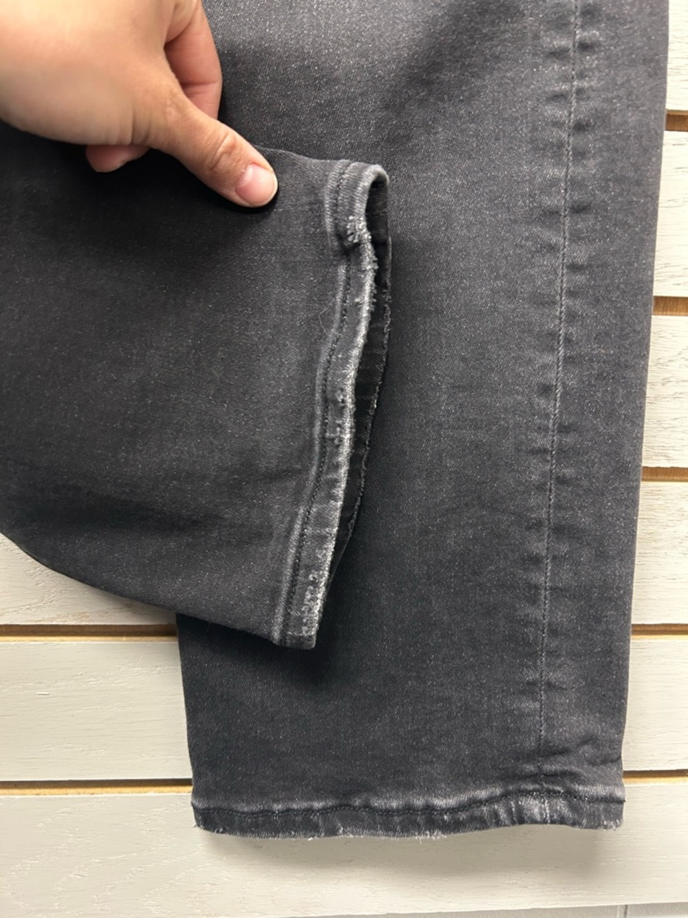 High-Rise Black Straight Jeans for Women - Picture 5 of 7